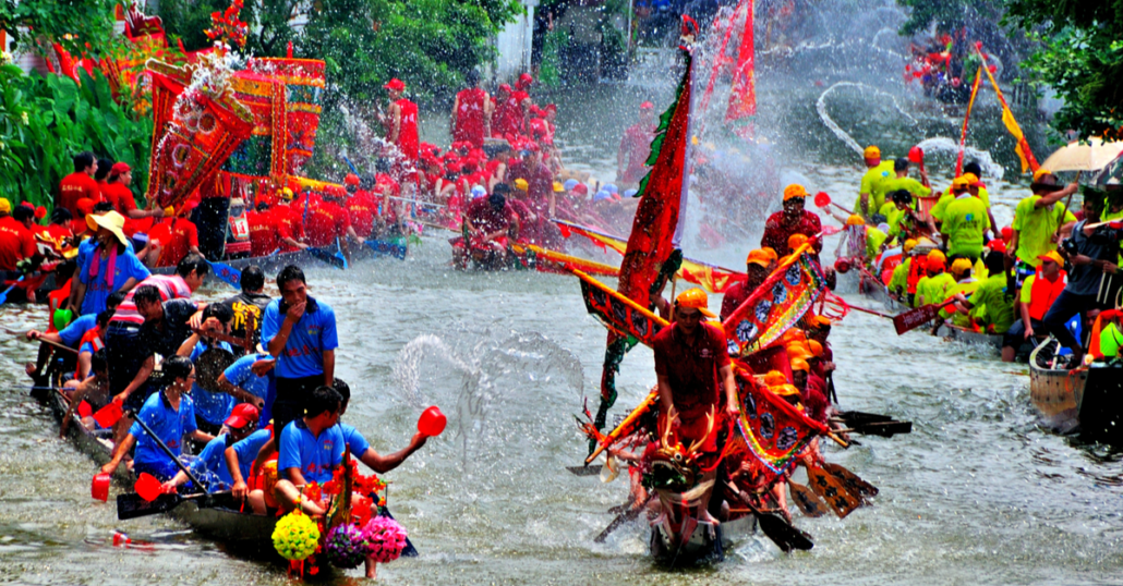 dragon boat racing summer traditions