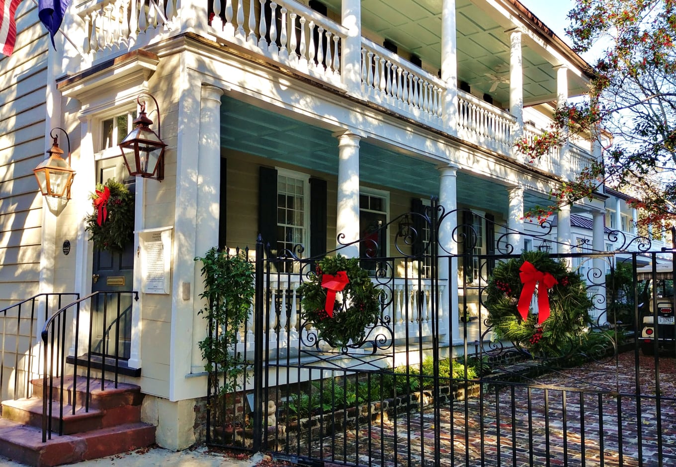 A thome decorated for Christmas in Charleston, SC.