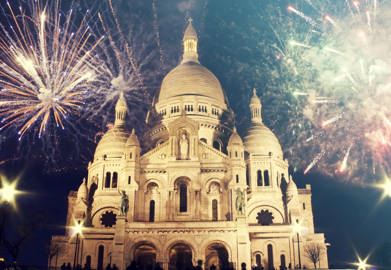 fireworks-sacre-coeur-paris.jpg | CuddlyNest Travel Blog The Sacre Coeur church with fireworks, during the New Year in Paris, France