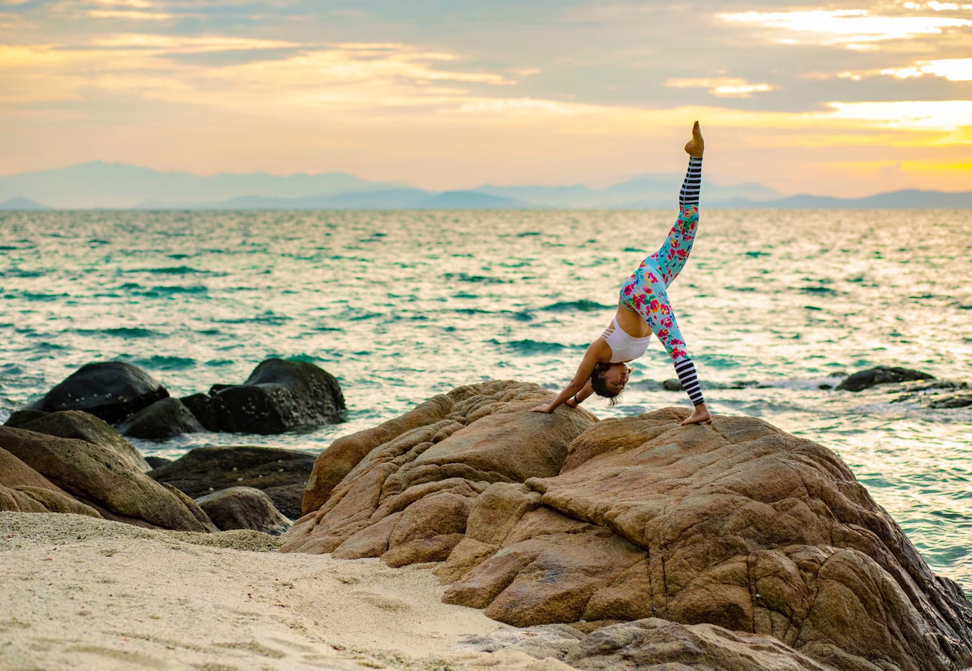 12 Beautiful Beach Yogis to Inspire Your Summer Practice (PHOTOS