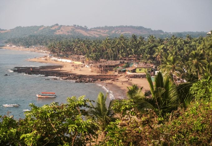 anjuna-beach-goa-best-beaches-in-india (wecompress.com) | CuddlyNest Travel Blog Beaches and nature of northern Goa, Anjuna beach from Hills