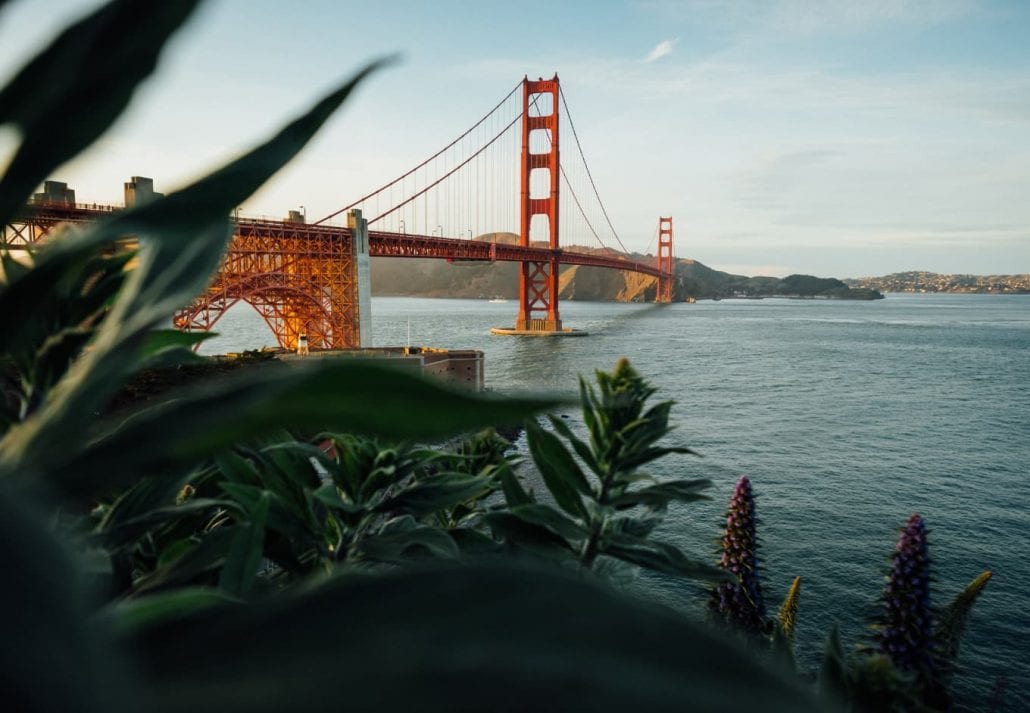 The Golden Gate Bridge crossing San Francisco Bay and the Pacific Ocean, in San Francisco, USA.