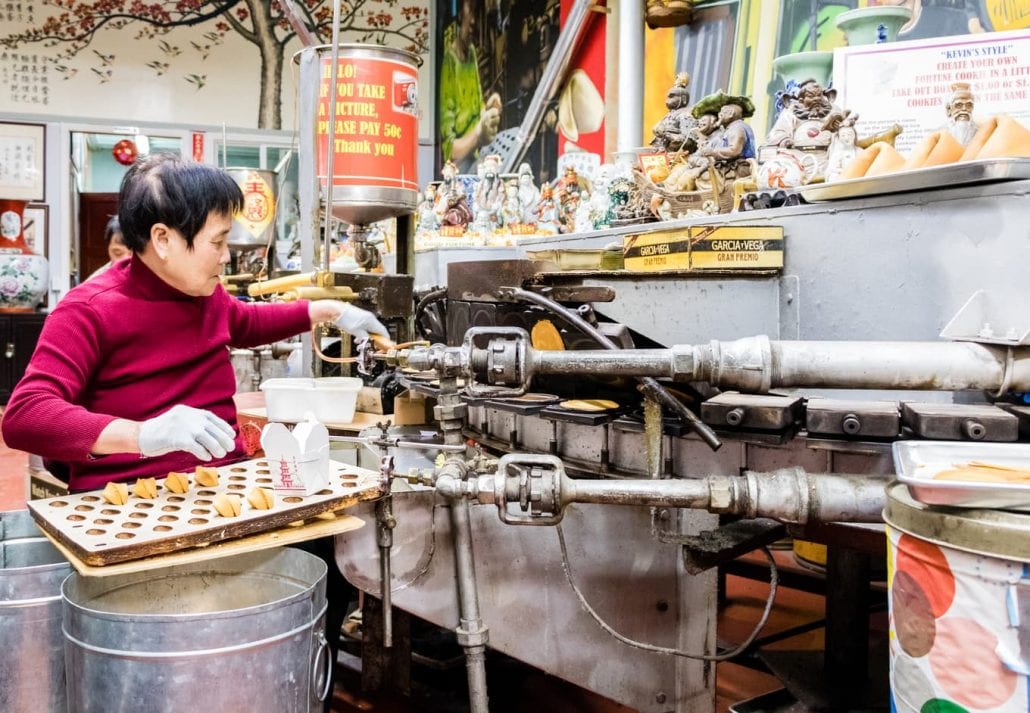  China town San Francisco. Golden Gate Fortune Cookie Factory.