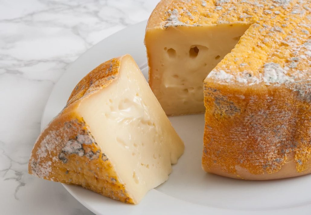 Torta de la Serena cheese.