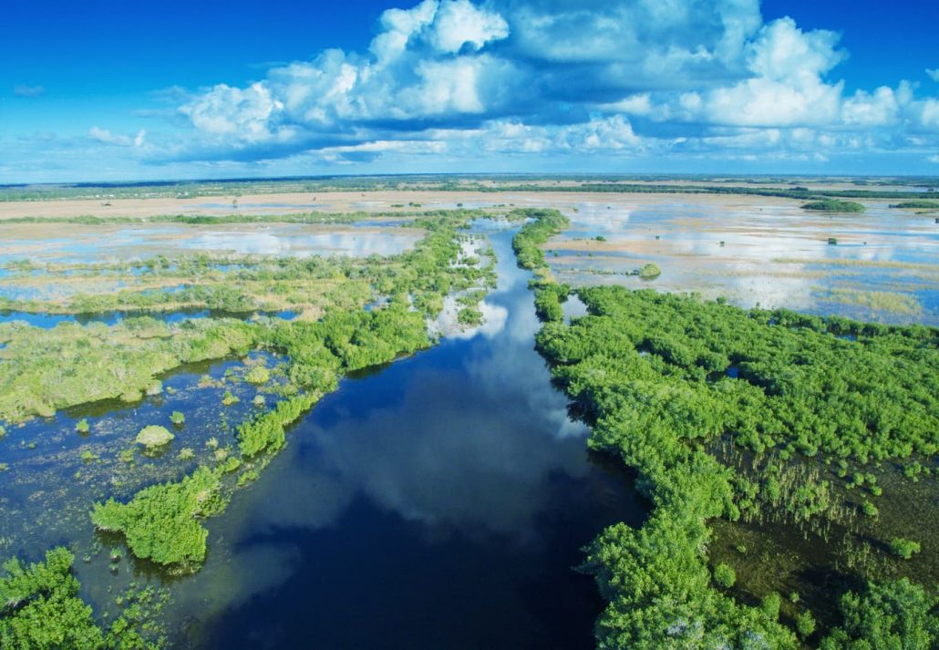 best-national-parks-usa-everglades-florida | CuddlyNest Travel Blog : Aerial view of the Ten Thousand Islands in Everglades National Park, Florida