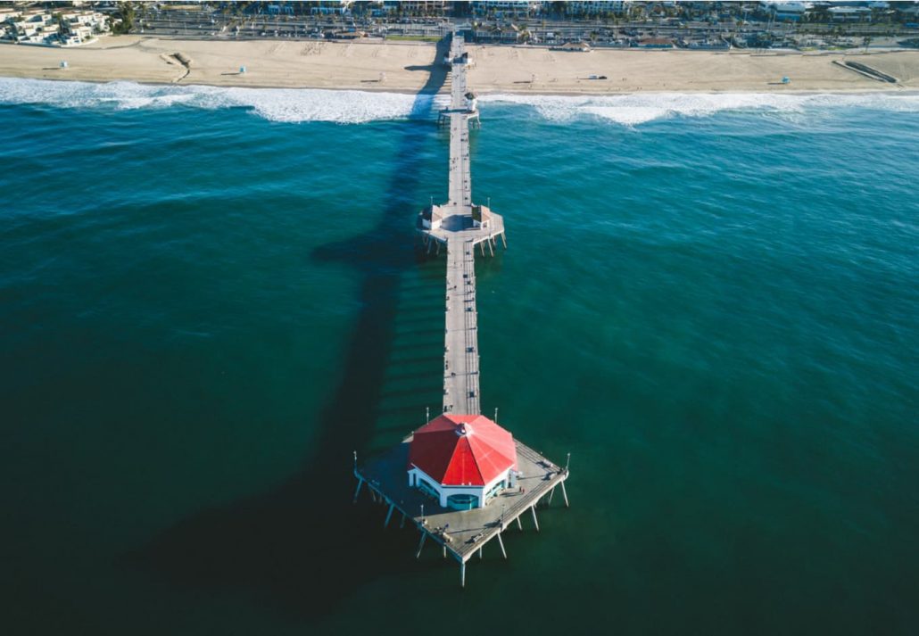 best-budget-beach-breaks-usa-hungtinton-beach | CuddlyNest Travel Blog Huntington Beach Pier, California.