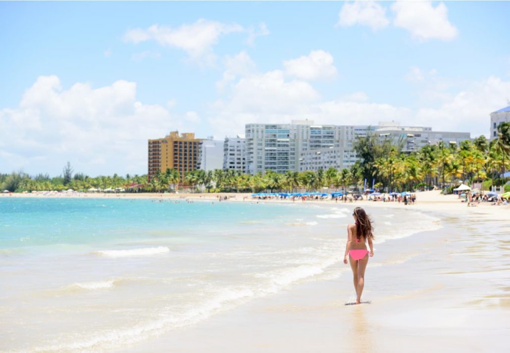 best-budget-beach-breaks-usa-isla-verde-san-juan-porto-rico | CuddlyNest Travel Blog Isla Verde Resort Beach, Puerto Rico.