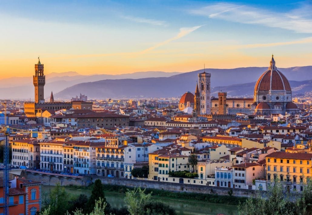 best-day-trips-rome-florence | CuddlyNest Travel Blog The skyline of Florence, in Italy, at sunset.