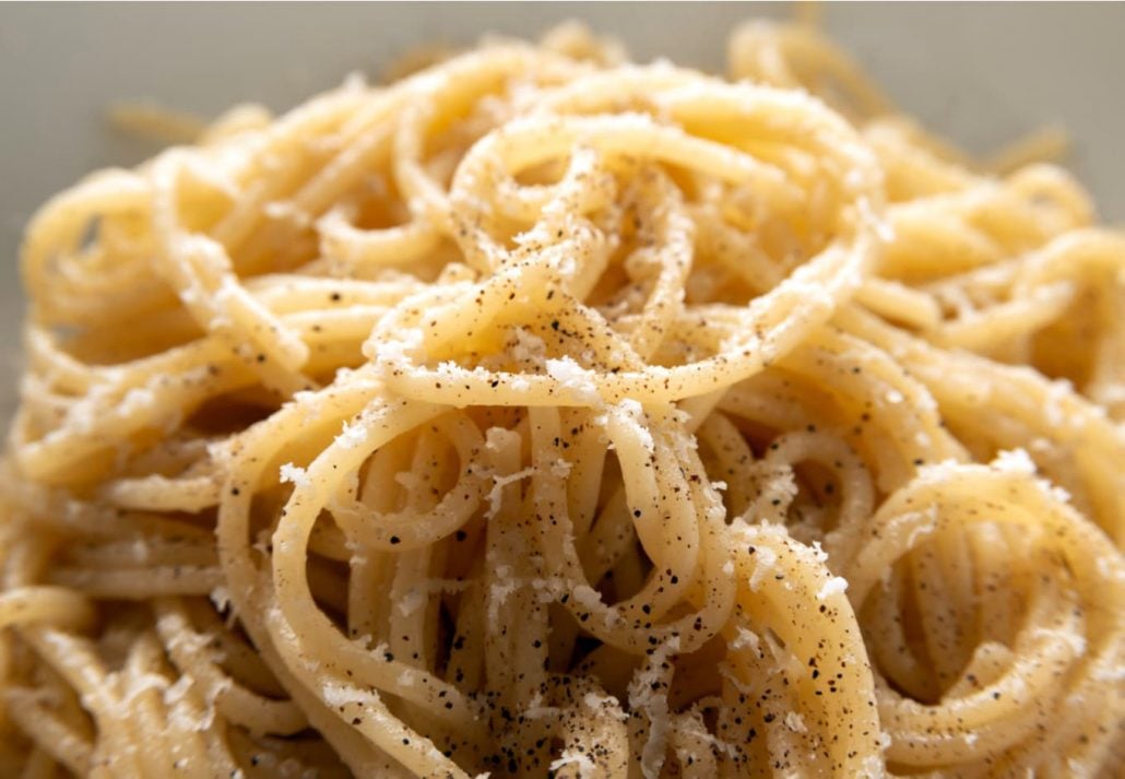 Food to try in Rome - Tonnarelli Cacio e Pepe