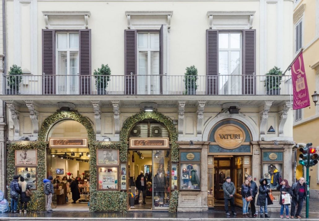 Shopping in Rome - Via del Corso, Rome