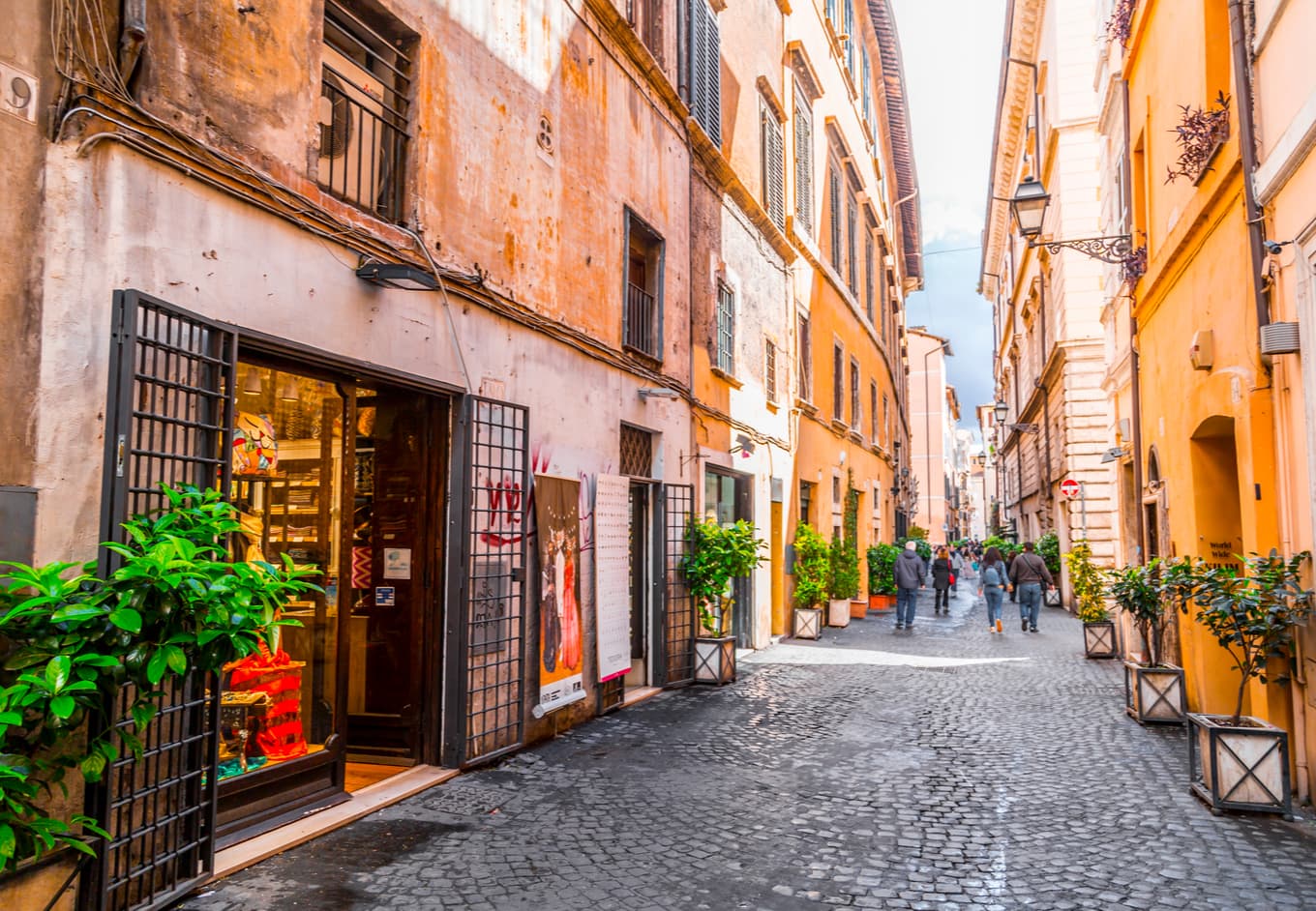 15 Best Places To Go Shopping in Rome