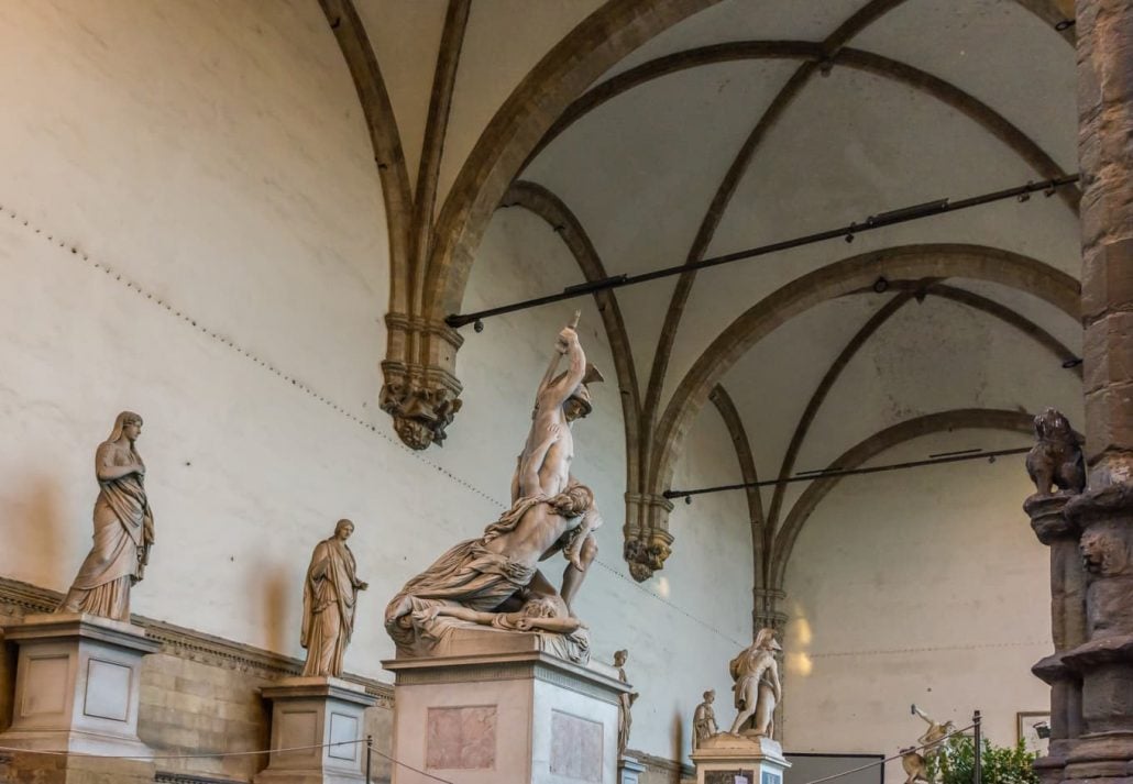 piazza-della-signoria-florence-loggia-della-signoria | CuddlyNest Travel Blog Loggia della Signoria, Florence, Italy.