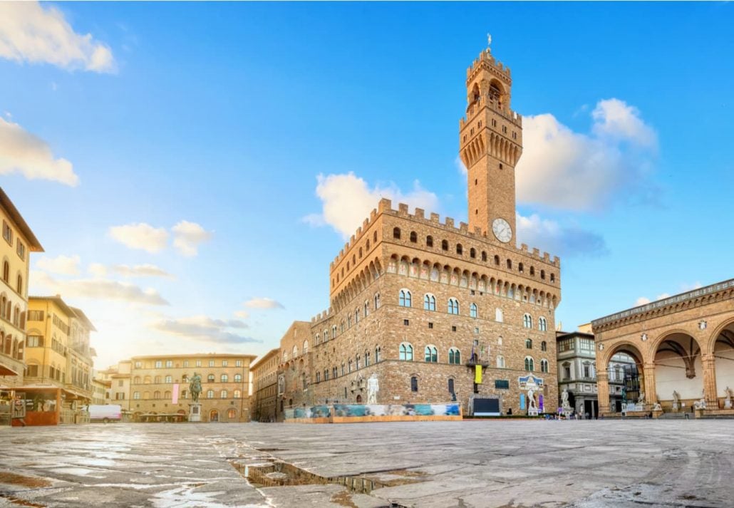 piazza-della-signoria-florence-palazzo-vecchio | CuddlyNest Travel Blog Palazzo Vecchio (Palazzo della Signoria), Florence, Italy.