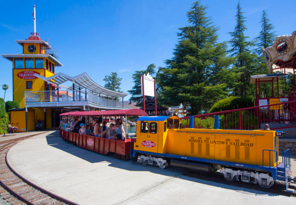 Sonoma TrainTown Railroad train ride, Sonoma, California, USA.