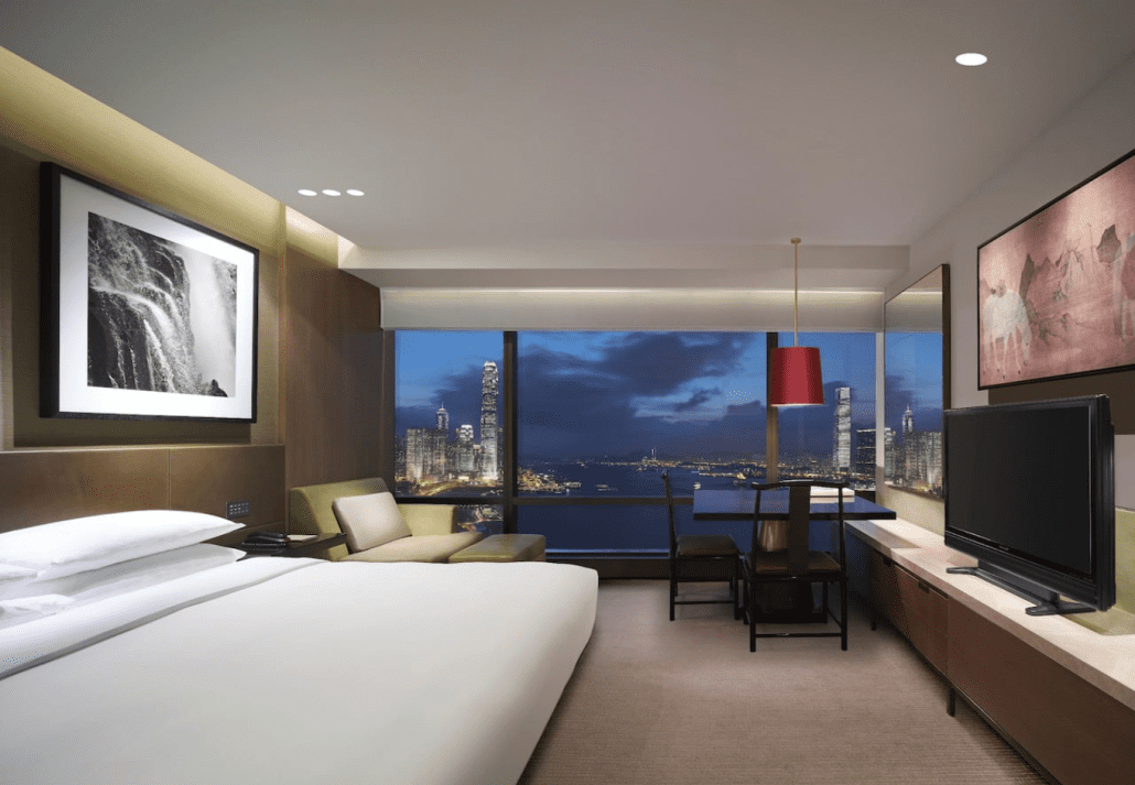 best-hotels-in-hong-kong-grand-hyatt-hong-kong | CuddlyNest Travel Blog Grand Hyatt Hong Kong's Room.