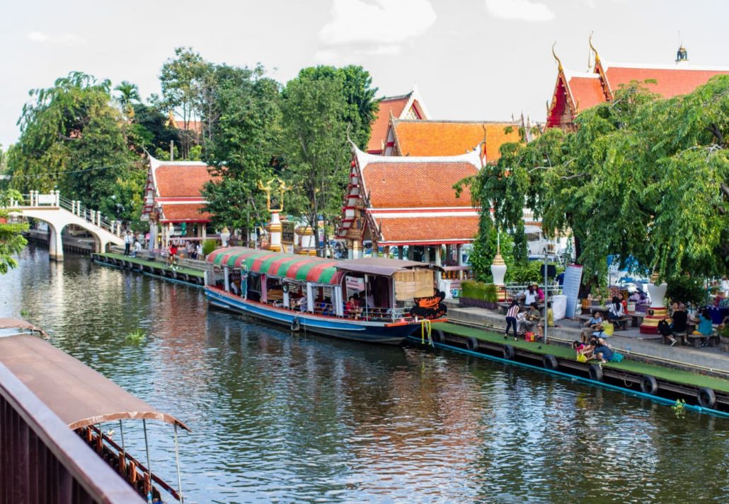 Kwan-Riam Floating Market, Bangkok.