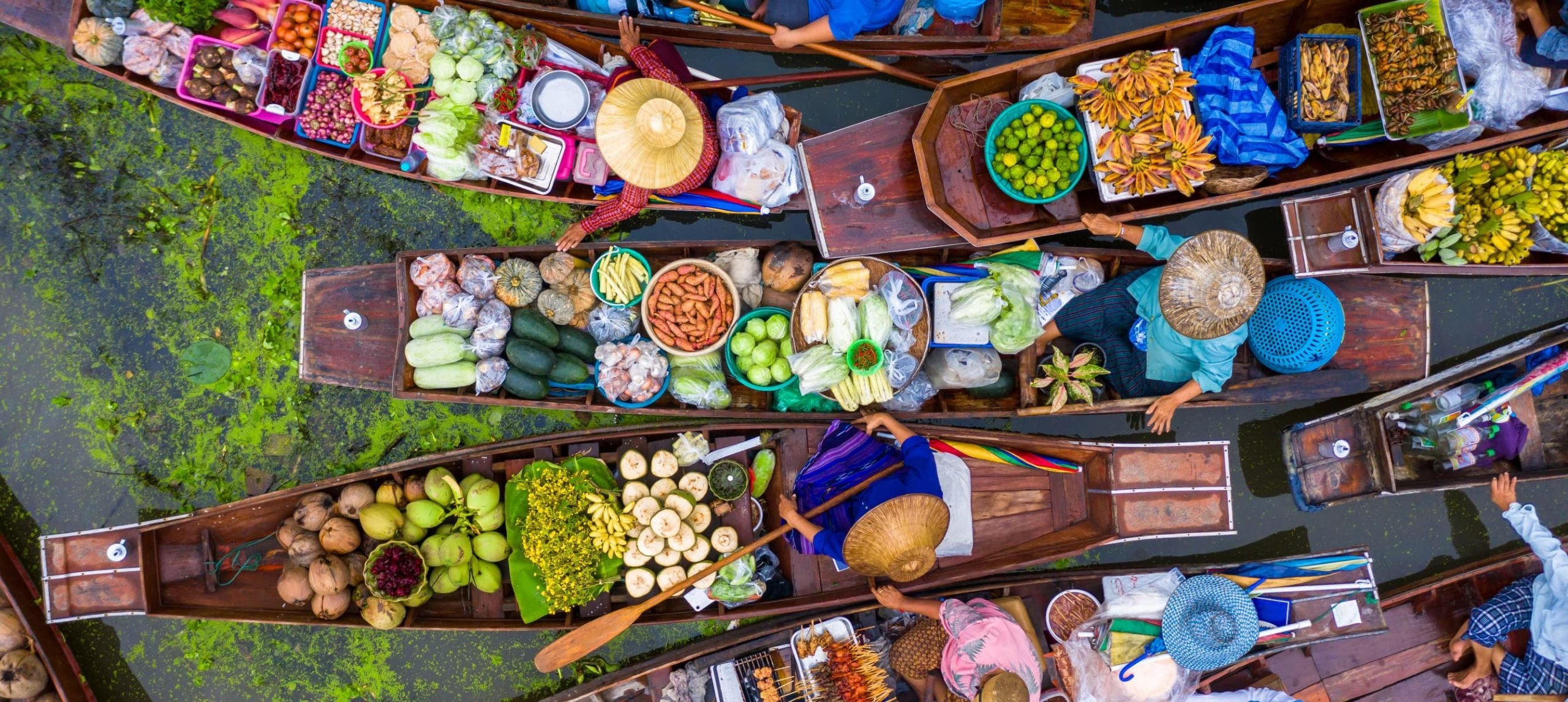 Damnoen Saduak Floating Market.