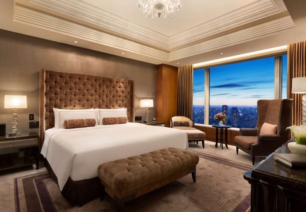 Hotels In Tokyo - Room at Shangri La hotel Tokyo