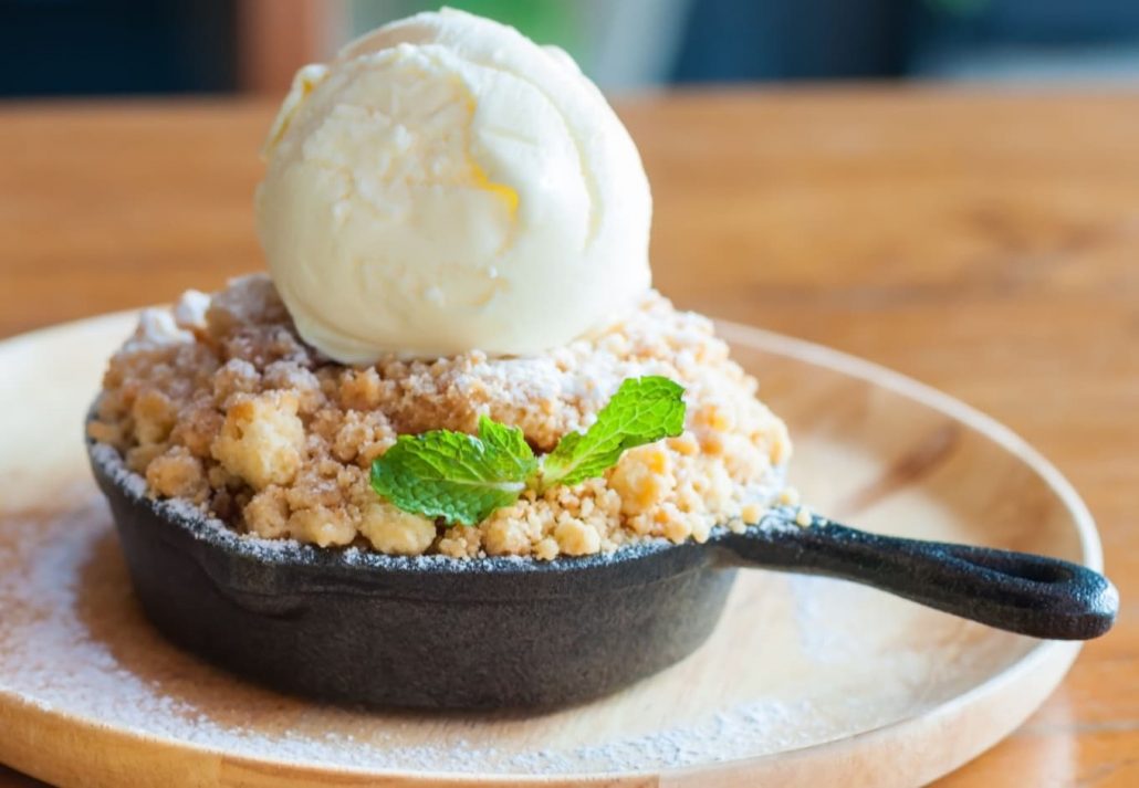 Apple crumble dish