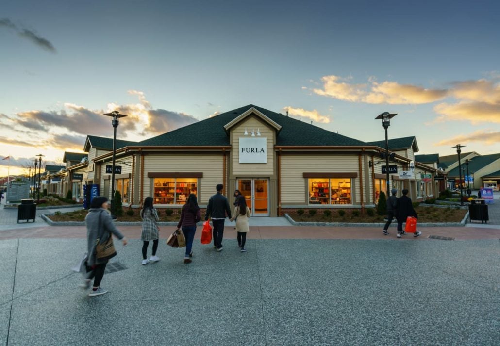 Woodbury Common Premium Outlets, NYC.