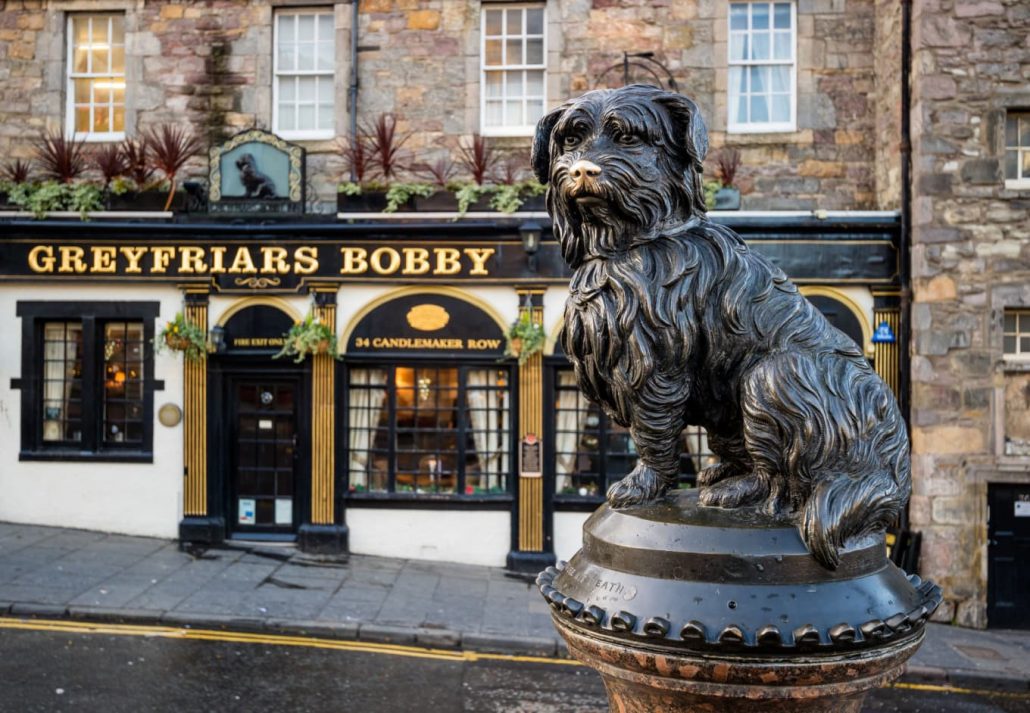 Greyfriars Bobby Statue on George IV Bridge, in Edinburgh, Scotland.