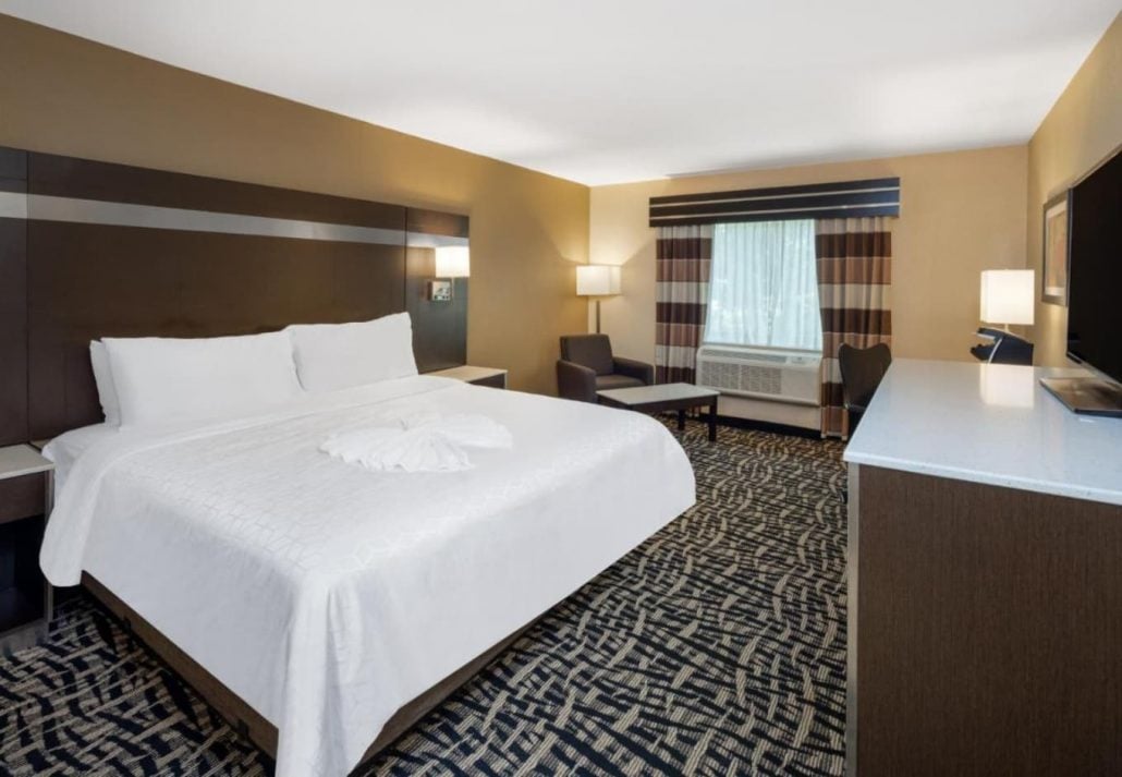 hudson-valley-new-york-holiday-inn-poughkeepsie | CuddlyNest Travel Blog Holiday Inn Poughkeepsie