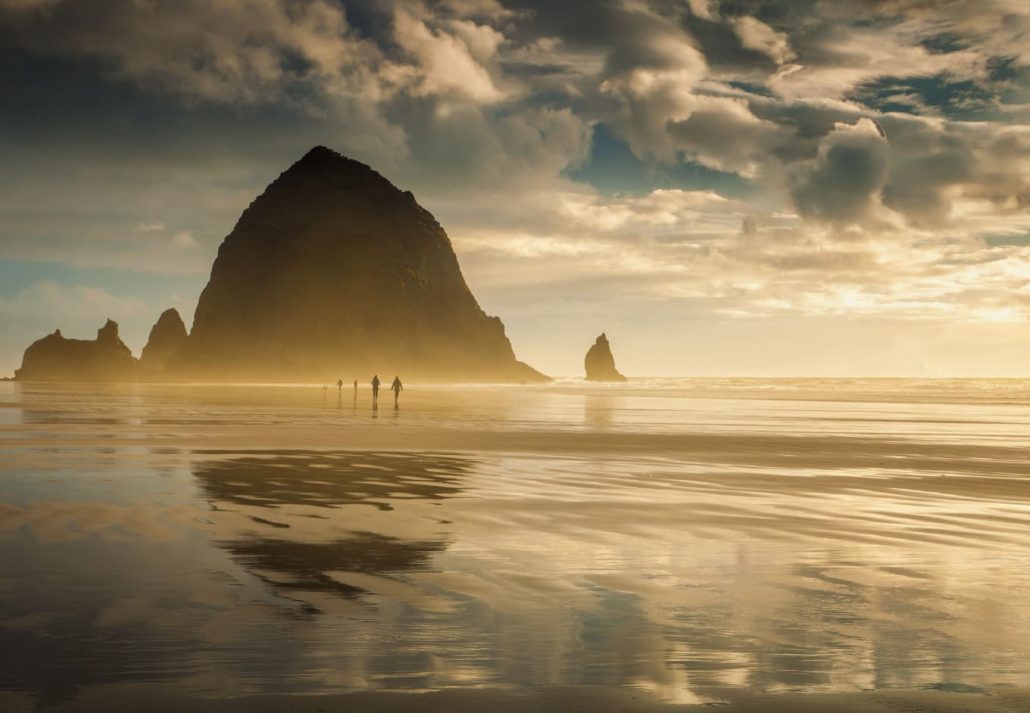 Haystack Rock, in Cannon Beach, Oregon, USA.