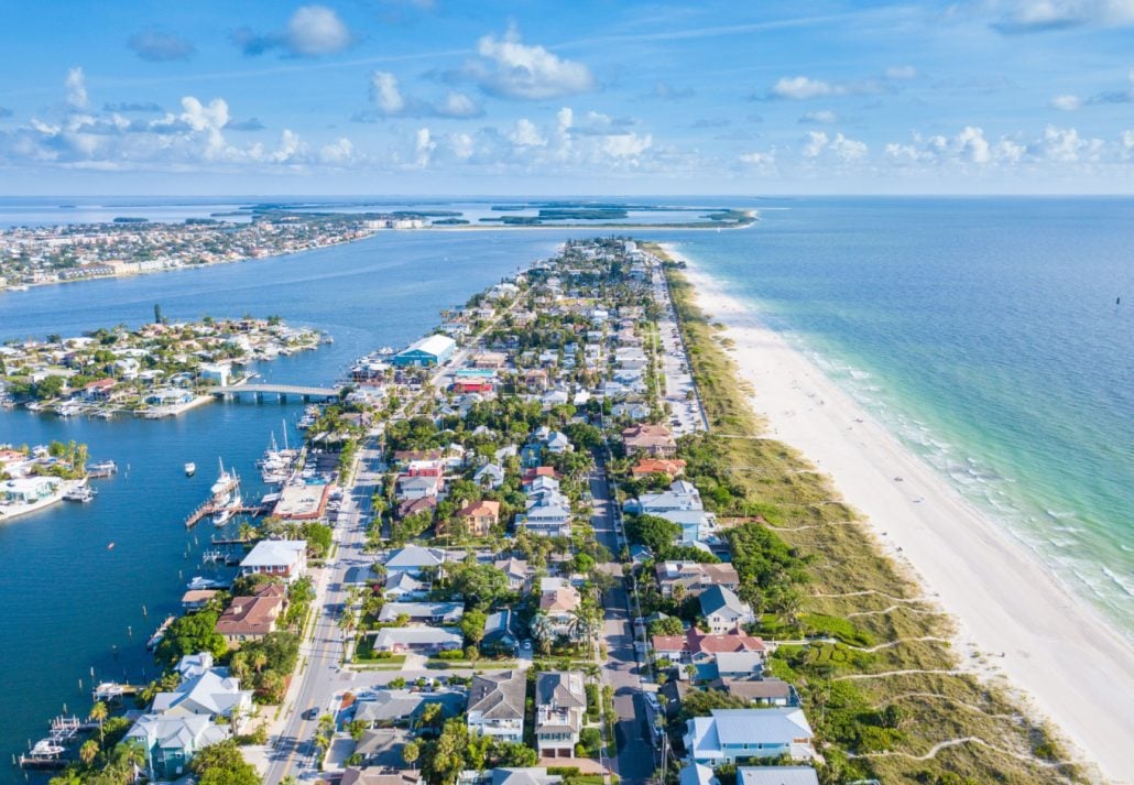 best-places-in-florida-st-pete-beach | CuddlyNest Travel Blog The shoreline in Gulf of Mexico. St Petersburg, Florida.