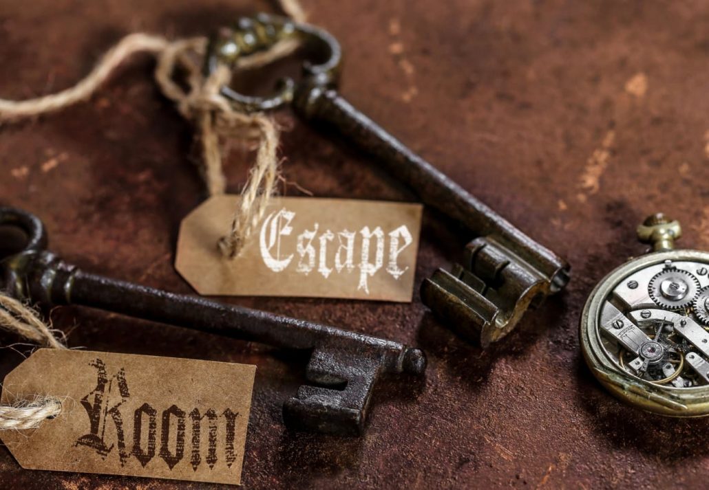 things-to-do-in-nottingham-escape-room | CuddlyNest Travel Blog escape room keys