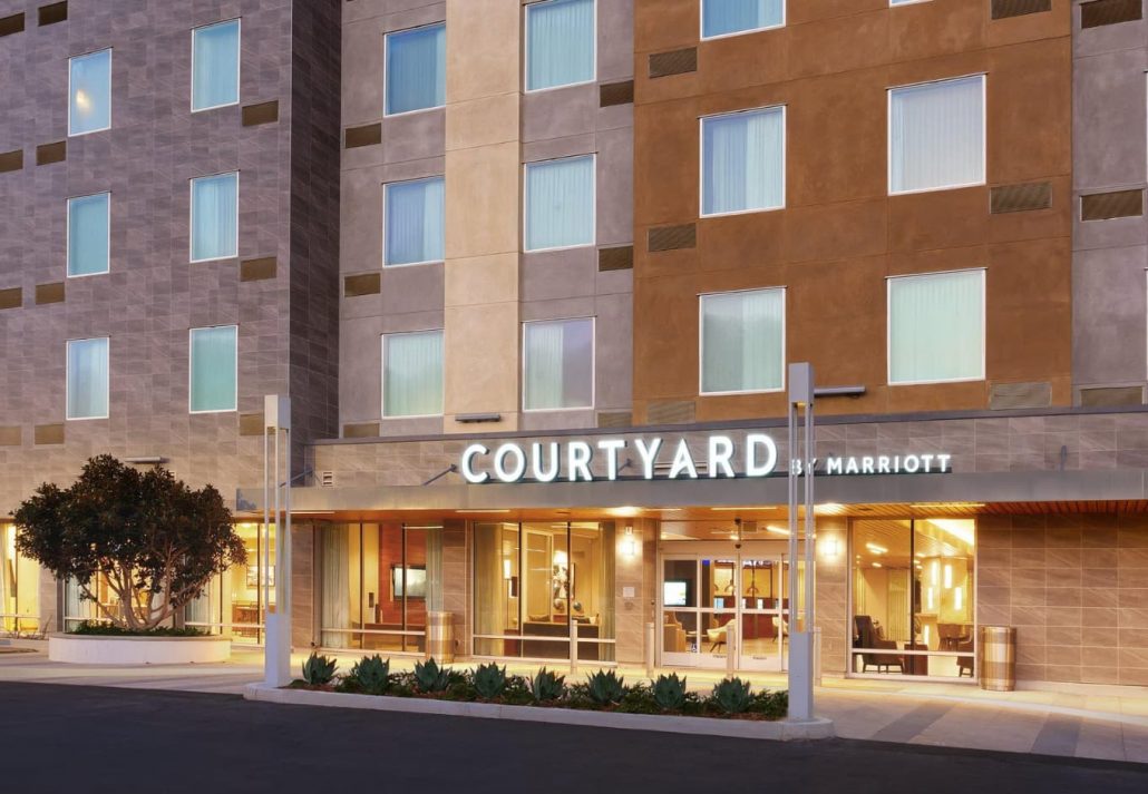 courtyard by marriott lax