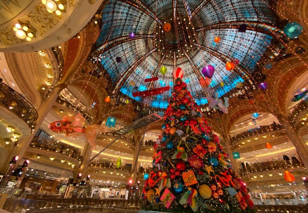 Christmas tree in Paris