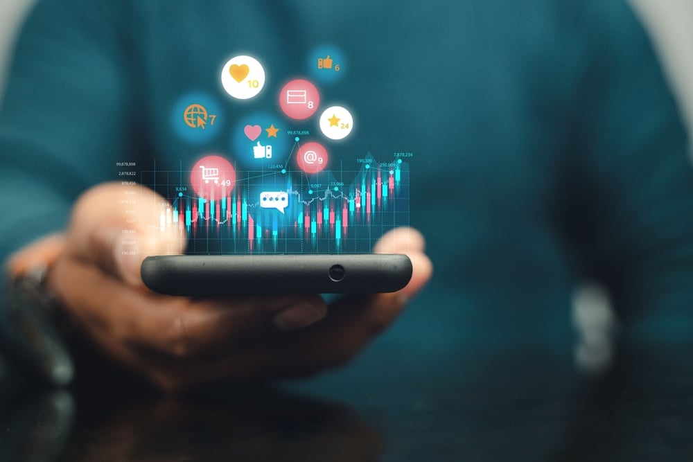 TrendsOfOnlineBusinessesUsingSmartphonesIn2023BuyingAnd | CuddlyNest Travel Blog