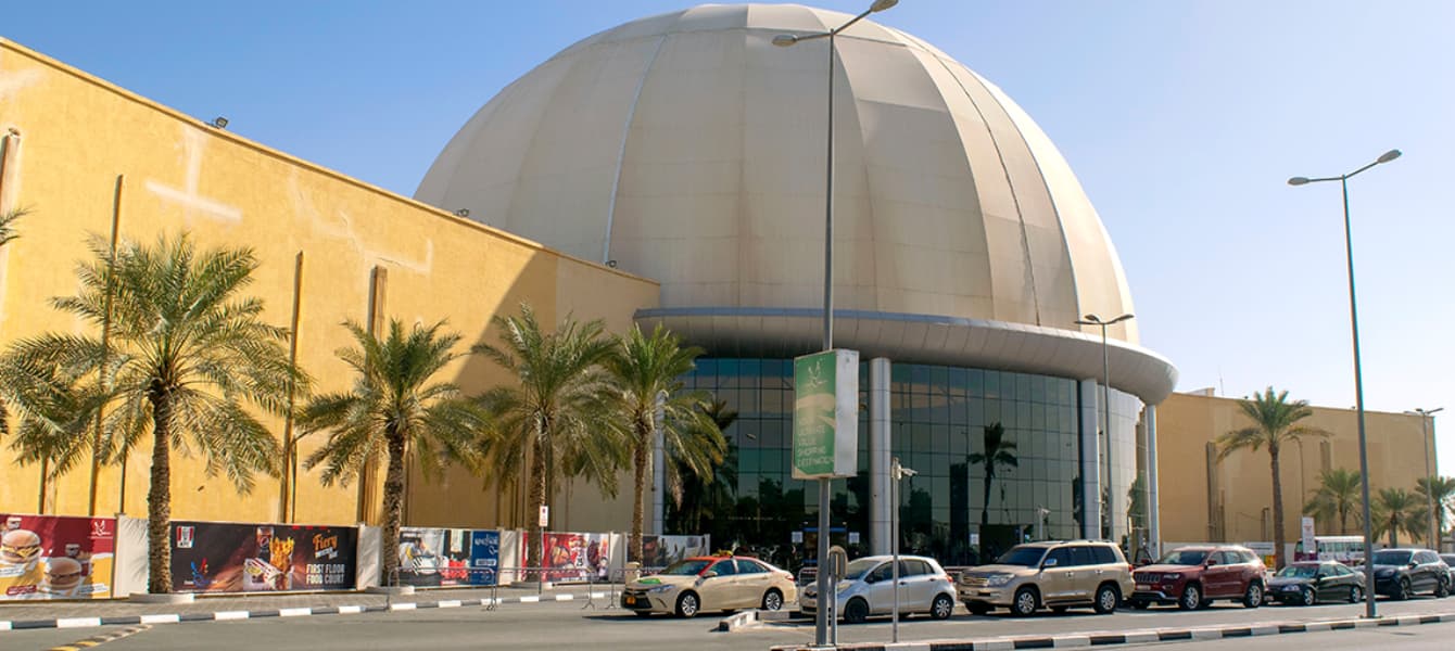 A Guide to the Best Hotels Near Dubai Outlet Mall