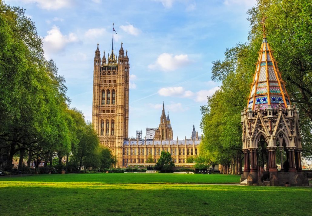 Westminster_Abbey_grounds | CuddlyNest Travel Blog