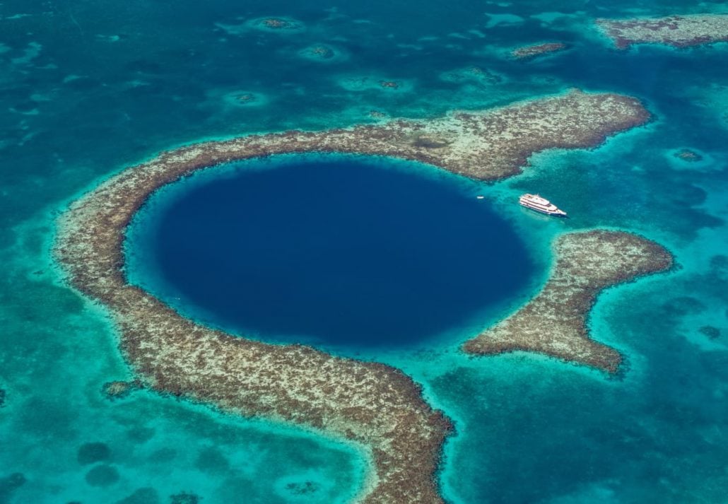 adventurous things to do - dive into the great blue hole in Belize