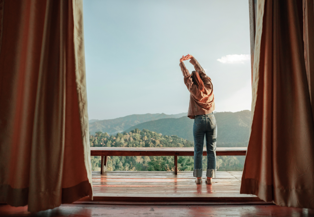 make-friends-while-traveling-recharge | CuddlyNest Travel Blog