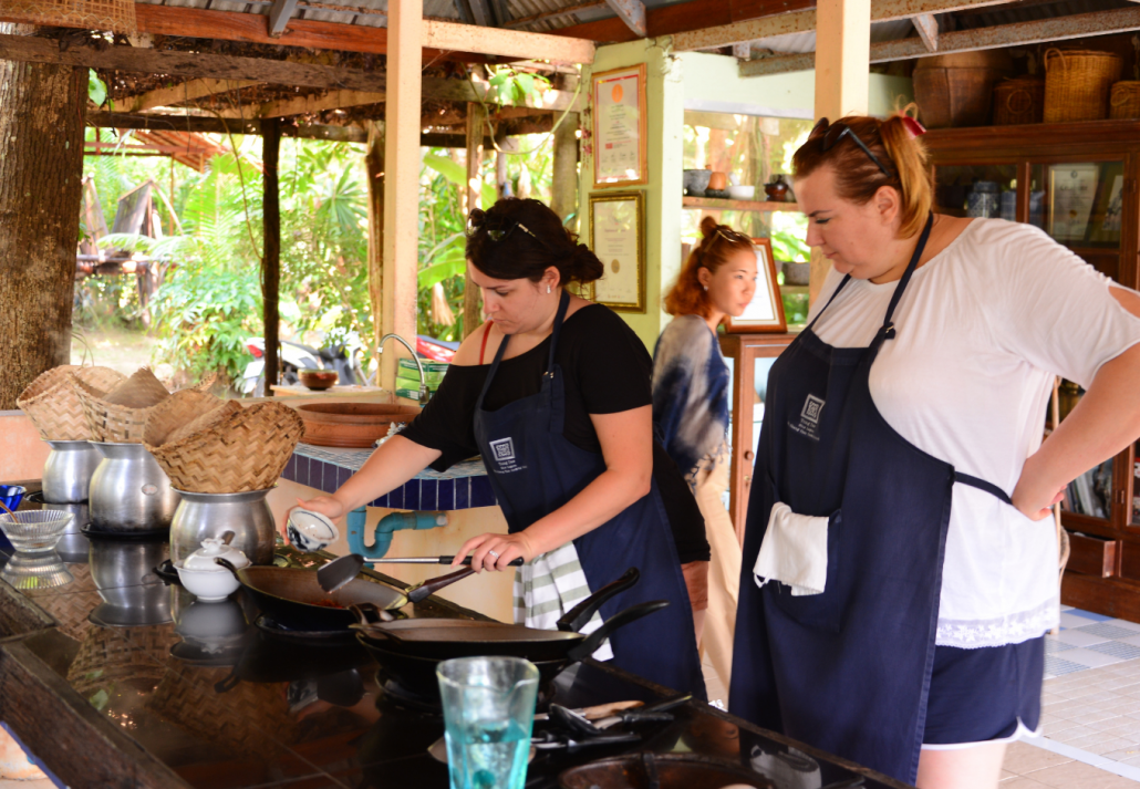 travel_experiences_under_100_cooking_in_chaing_mai | CuddlyNest Travel Blog