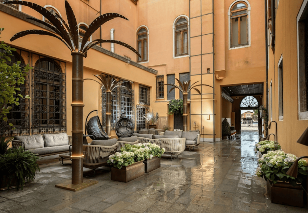 Lobby at the palazzo veneziano