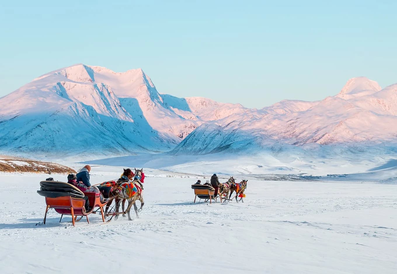 Best Winter Break Virtual Tours Around the World, Ranked
