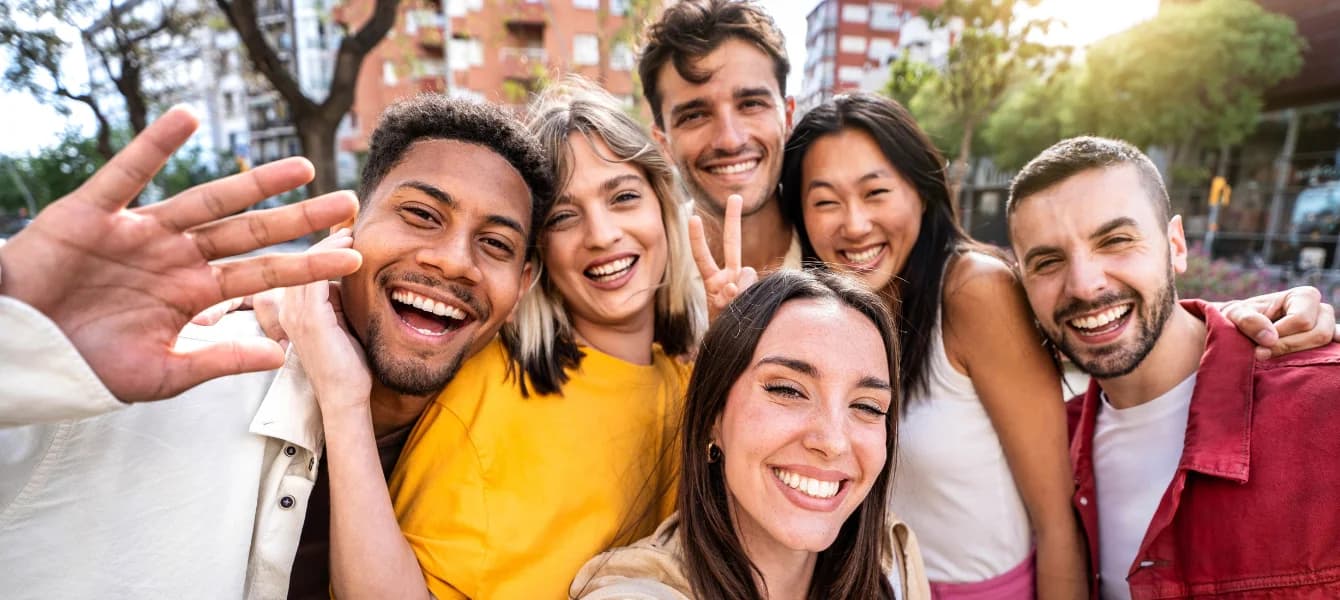 The Ultimate Guide to Perfecting Your Travel Selfie