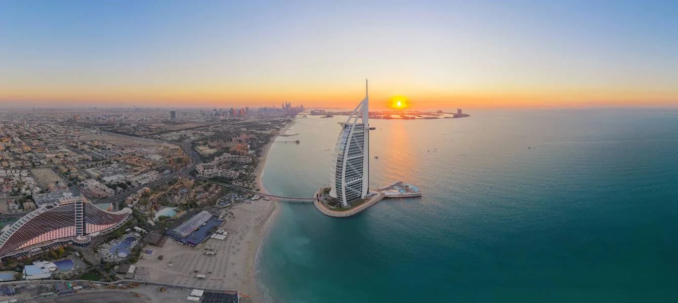 Discovering the Magnificence of Burj Al Arab Jumeirah Beach Hotel: A Jewel of Luxury and Innovation